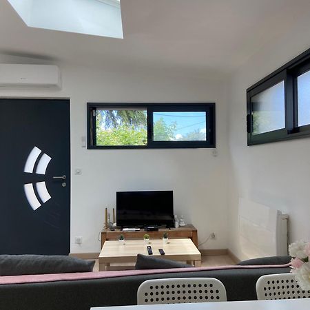 Appartement Paisible Proche Centre Ville Bron Εξωτερικό φωτογραφία