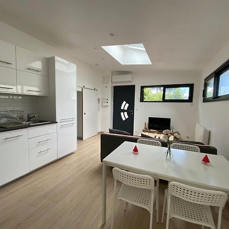 Appartement Paisible Proche Centre Ville Bron Εξωτερικό φωτογραφία