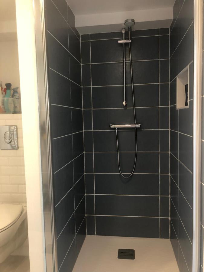 Appartement Paisible Proche Centre Ville Bron Εξωτερικό φωτογραφία
