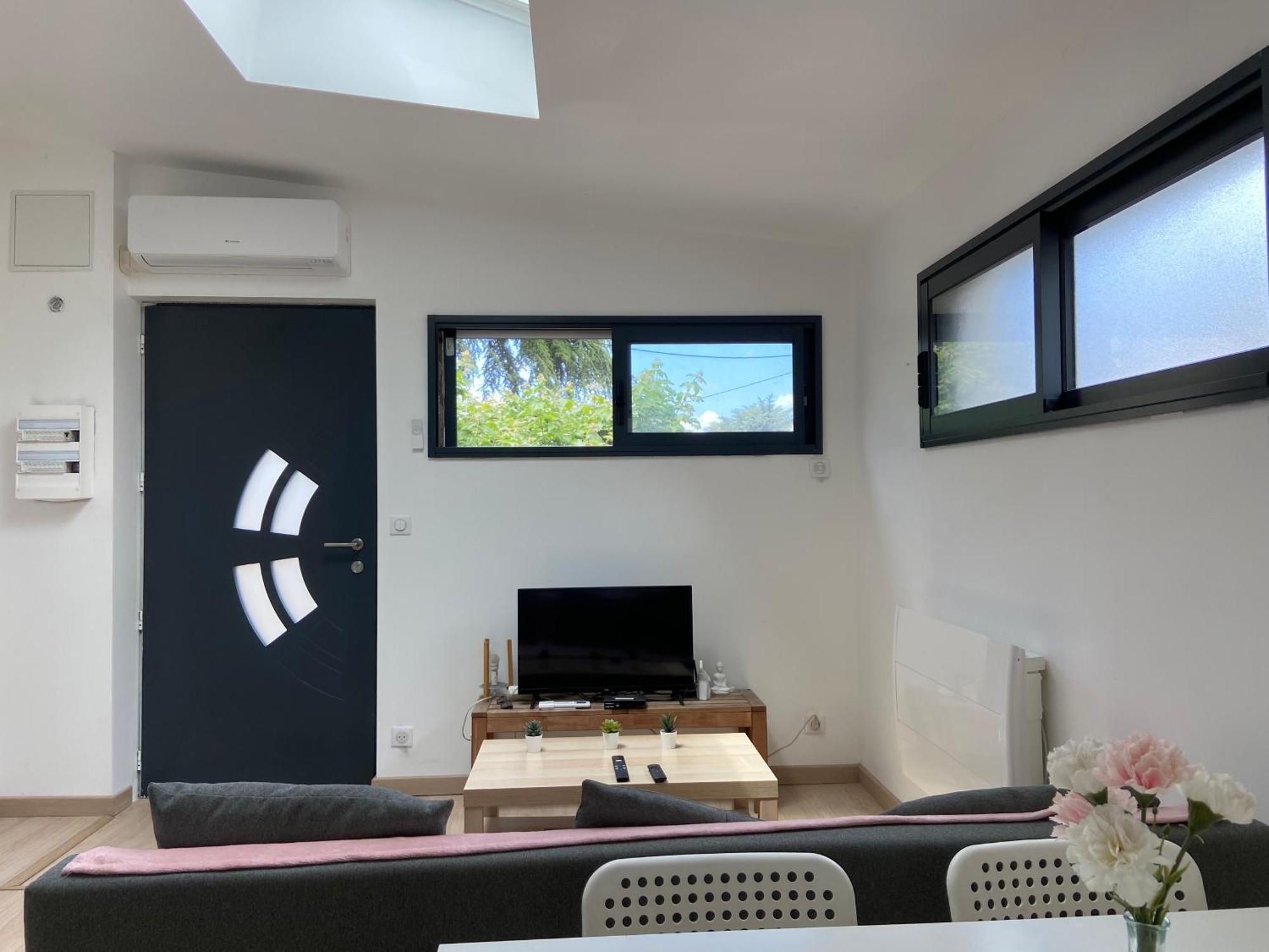 Appartement Paisible Proche Centre Ville Bron Εξωτερικό φωτογραφία